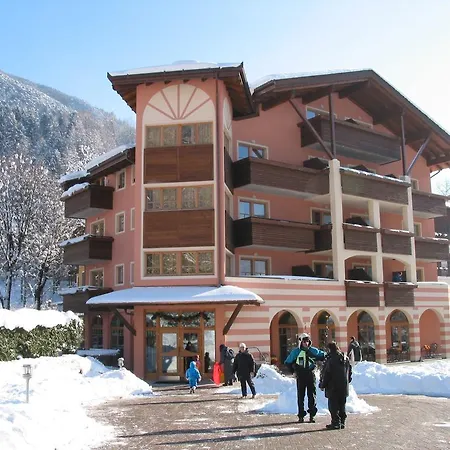 Family Adriana Hotel 4*